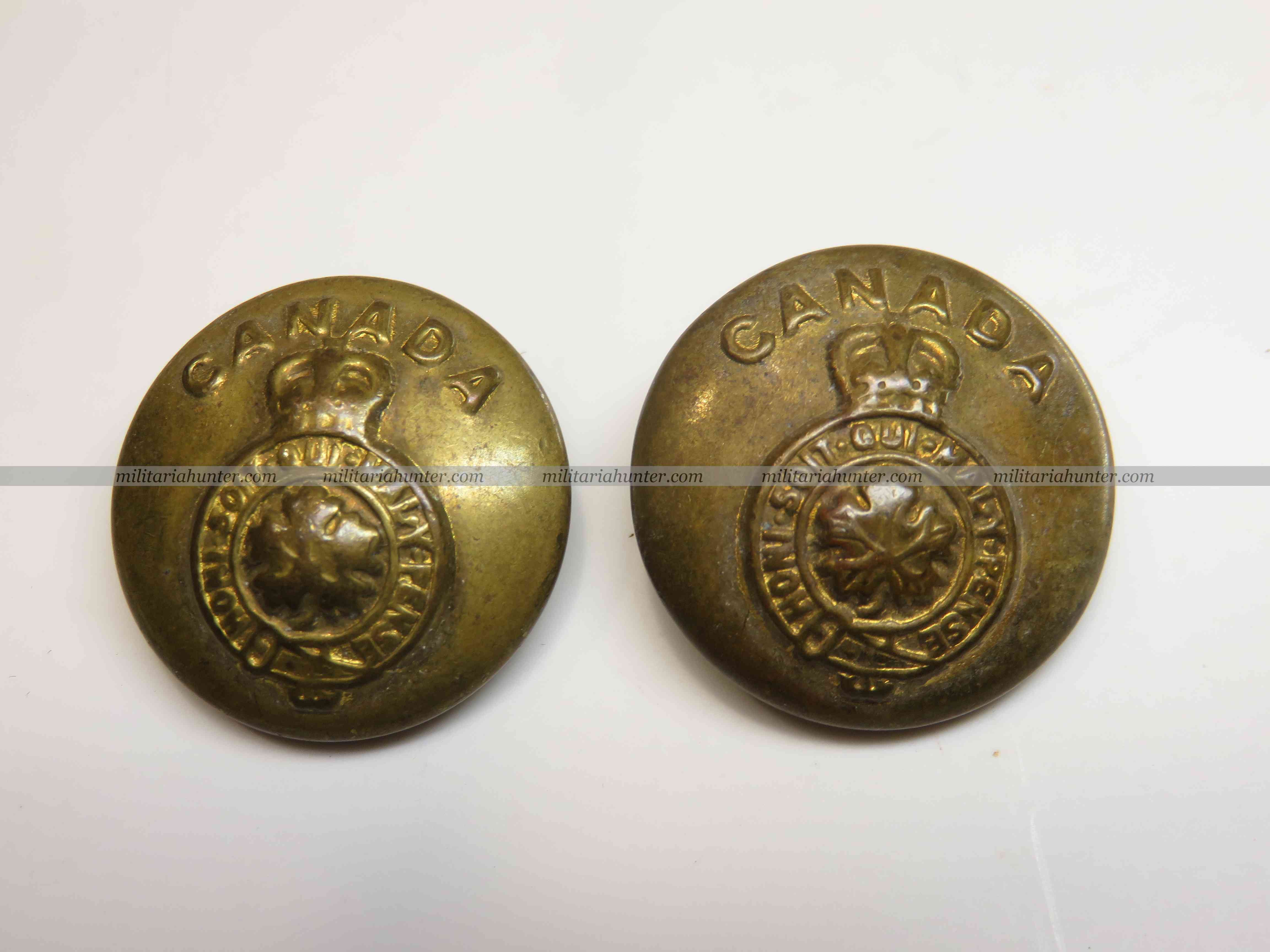 militaria : ww1 ww2 Canadian general service tunic buttons set of 2