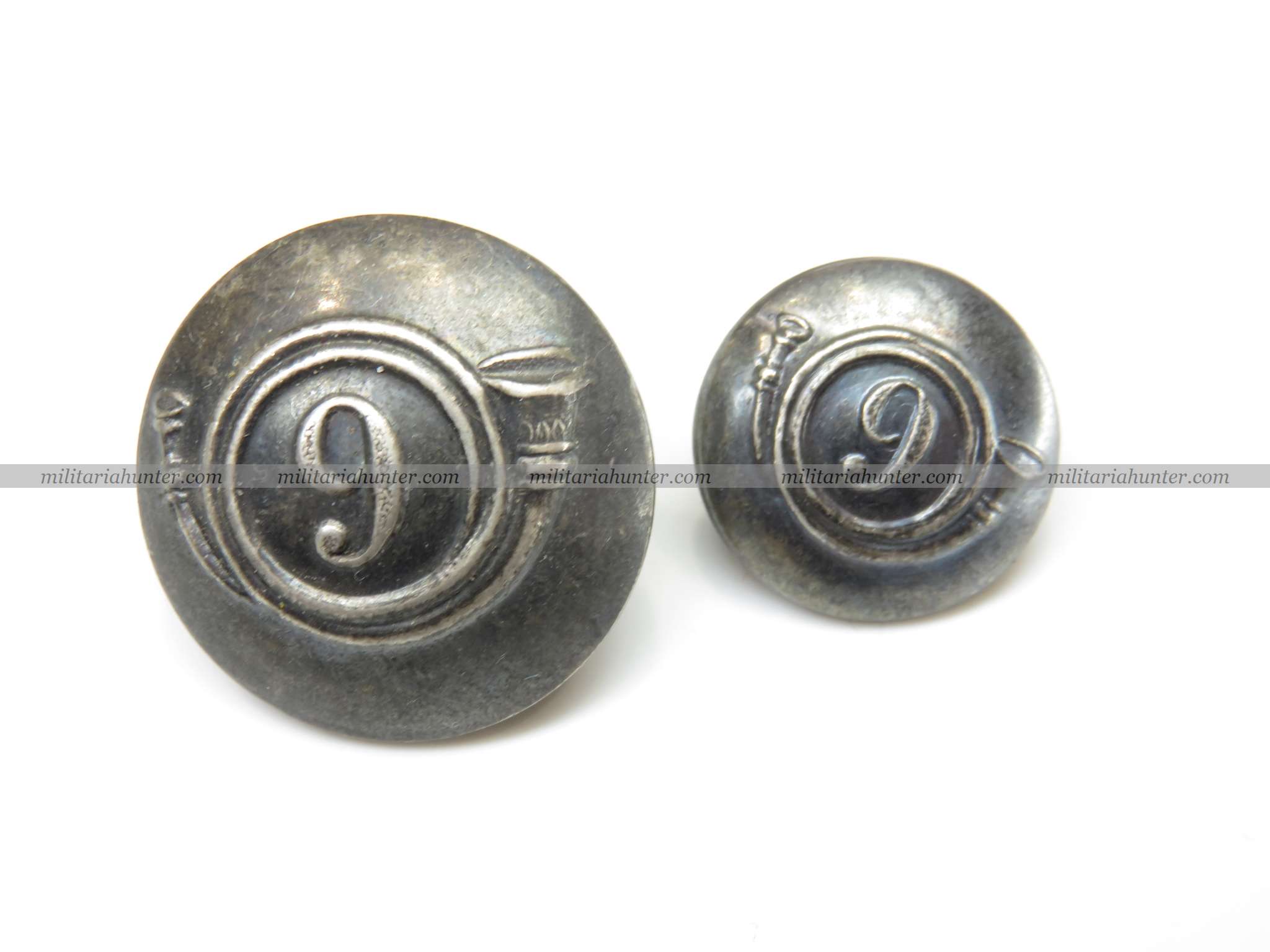 militaria : 1840-1871 lot de 2 boutons du 9ème Chasseurs à pied