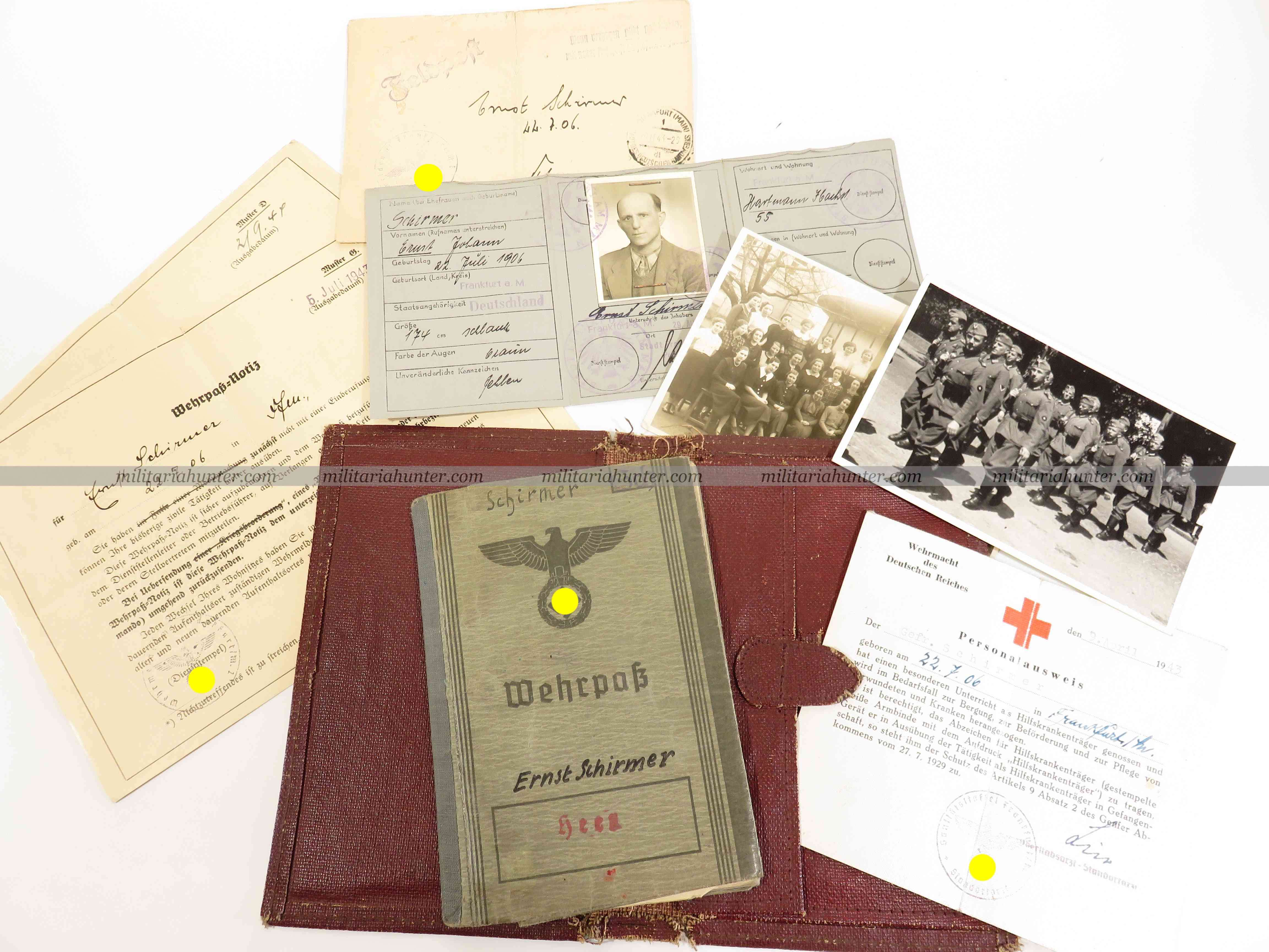 militaria : Allemagne ww2 lot Wehrpass et documents, bancardier, photo...