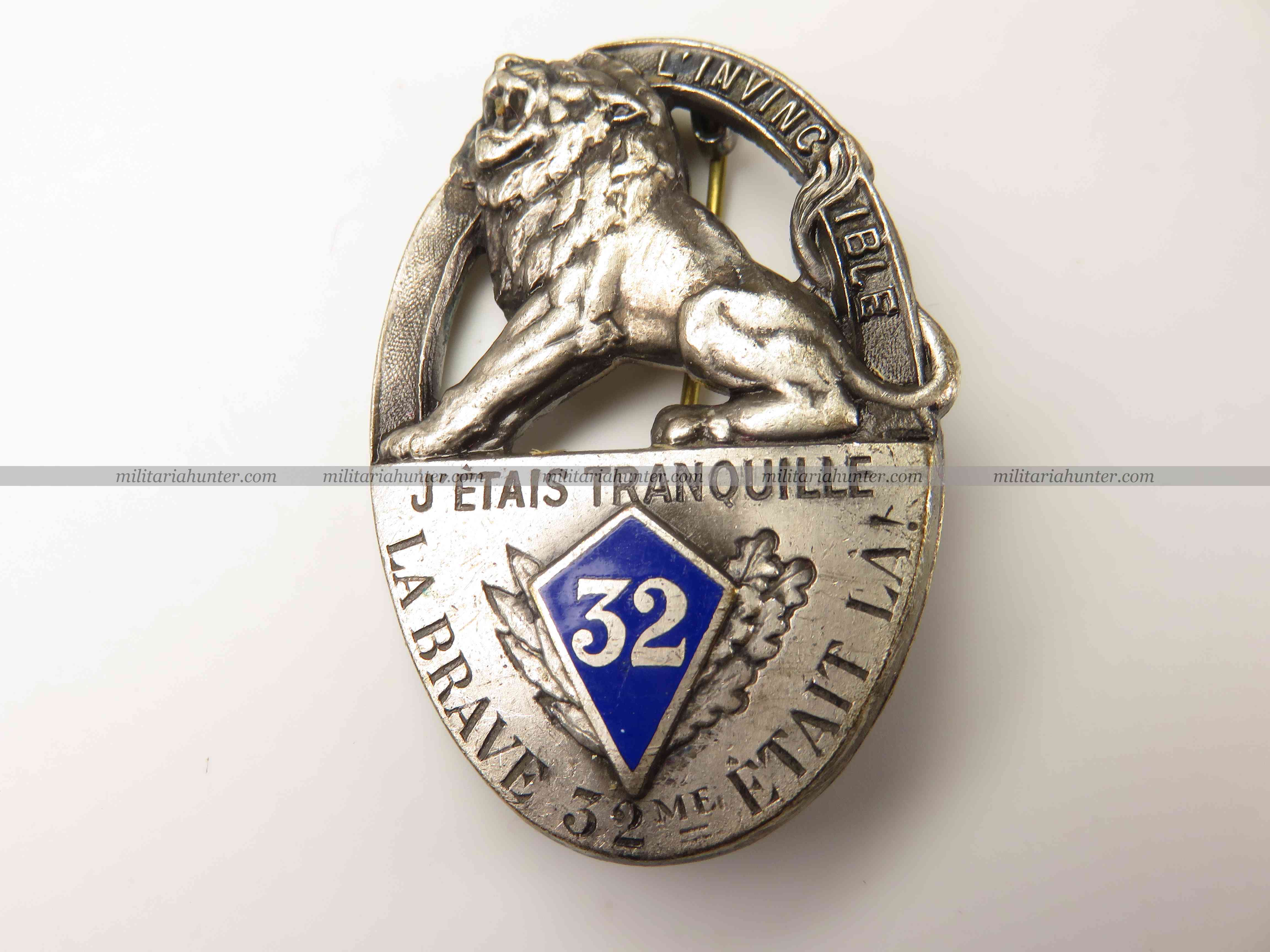 militaria : Insigne du 32e R.I. Drago rue Béranger (ref 3533)