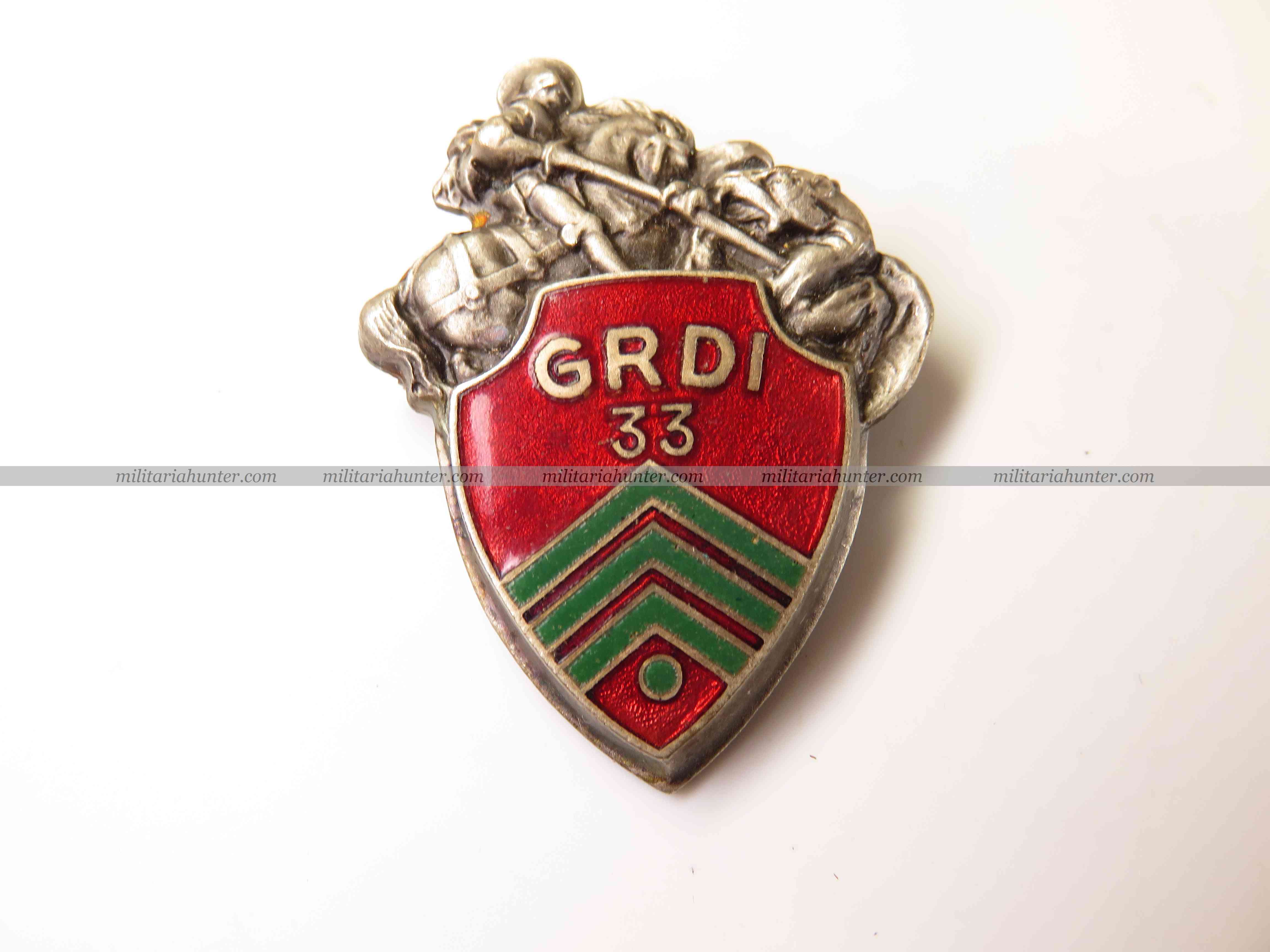 militaria : France 40 - insigne du 33e GRDI Groupe Reconnaissance Division Infanterie (ref35