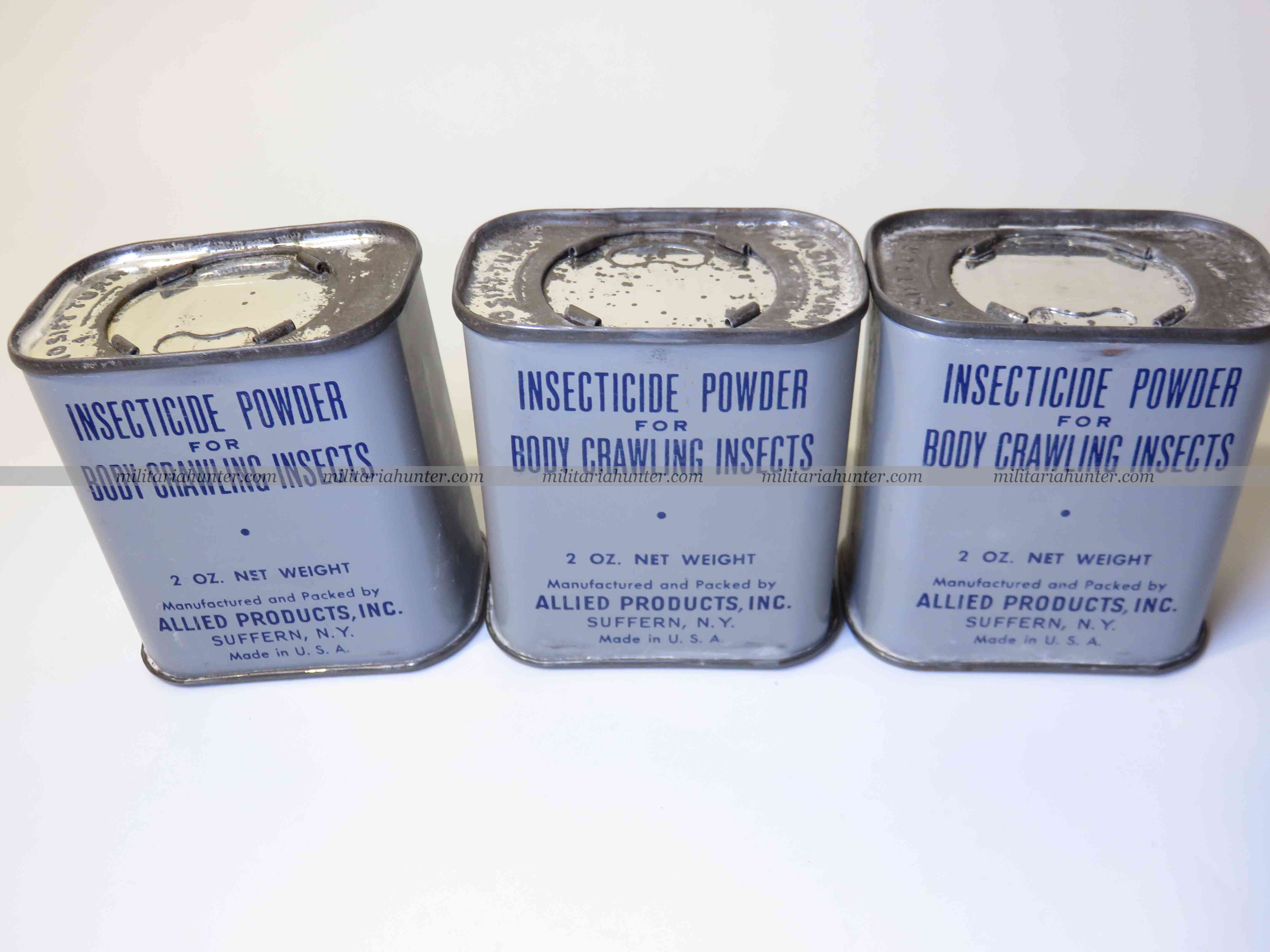 Militaria Hunter   Achat Vente Estimation Militaria ww1 ww2 Lot de 3 pots insecticides US ww2 - boîtes grises