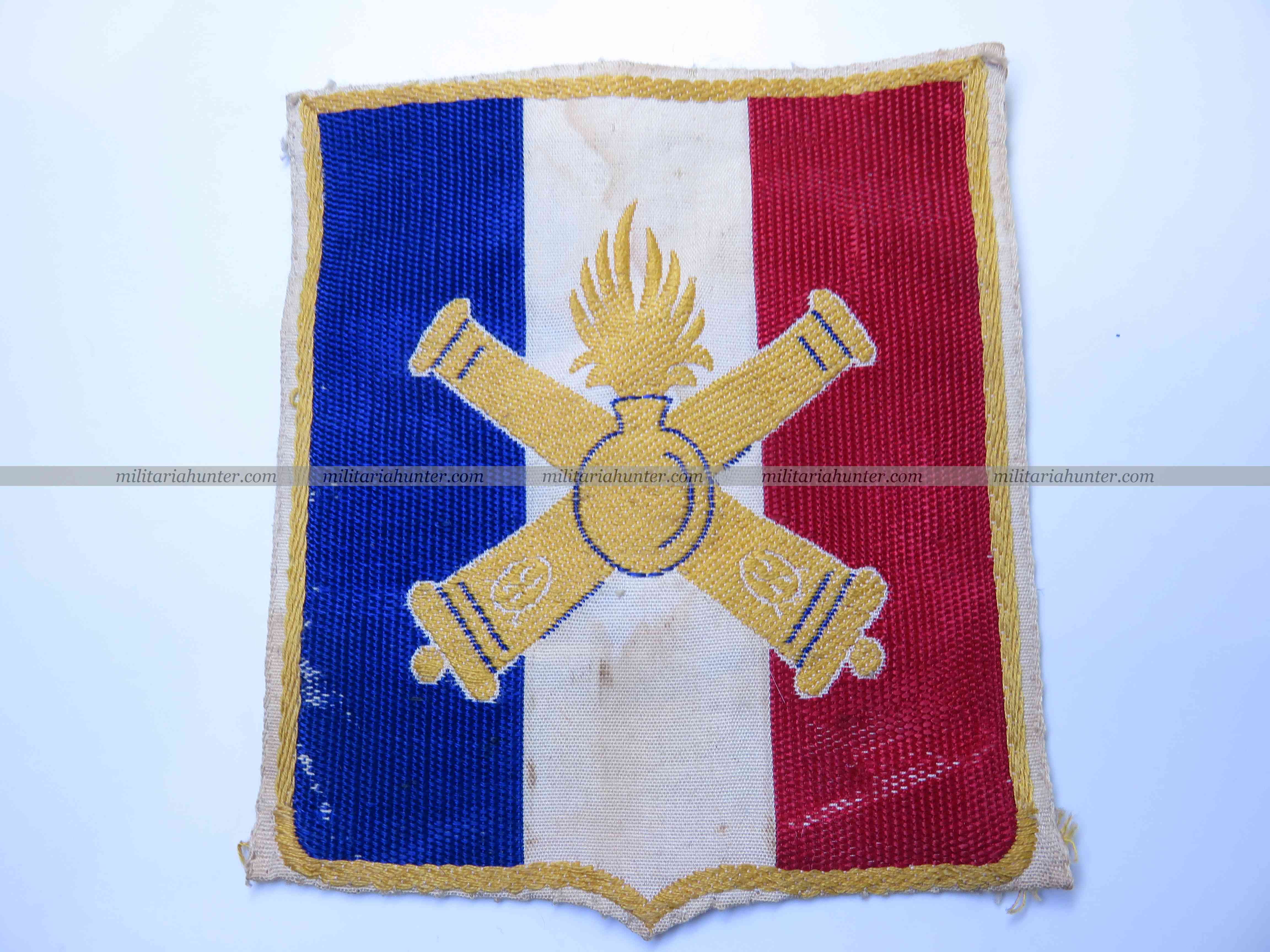 Militaria Hunter   Achat Vente Estimation Militaria ww1 ww2 Armée d'Armistice - Insigne tenue sport 1941 Artillerie