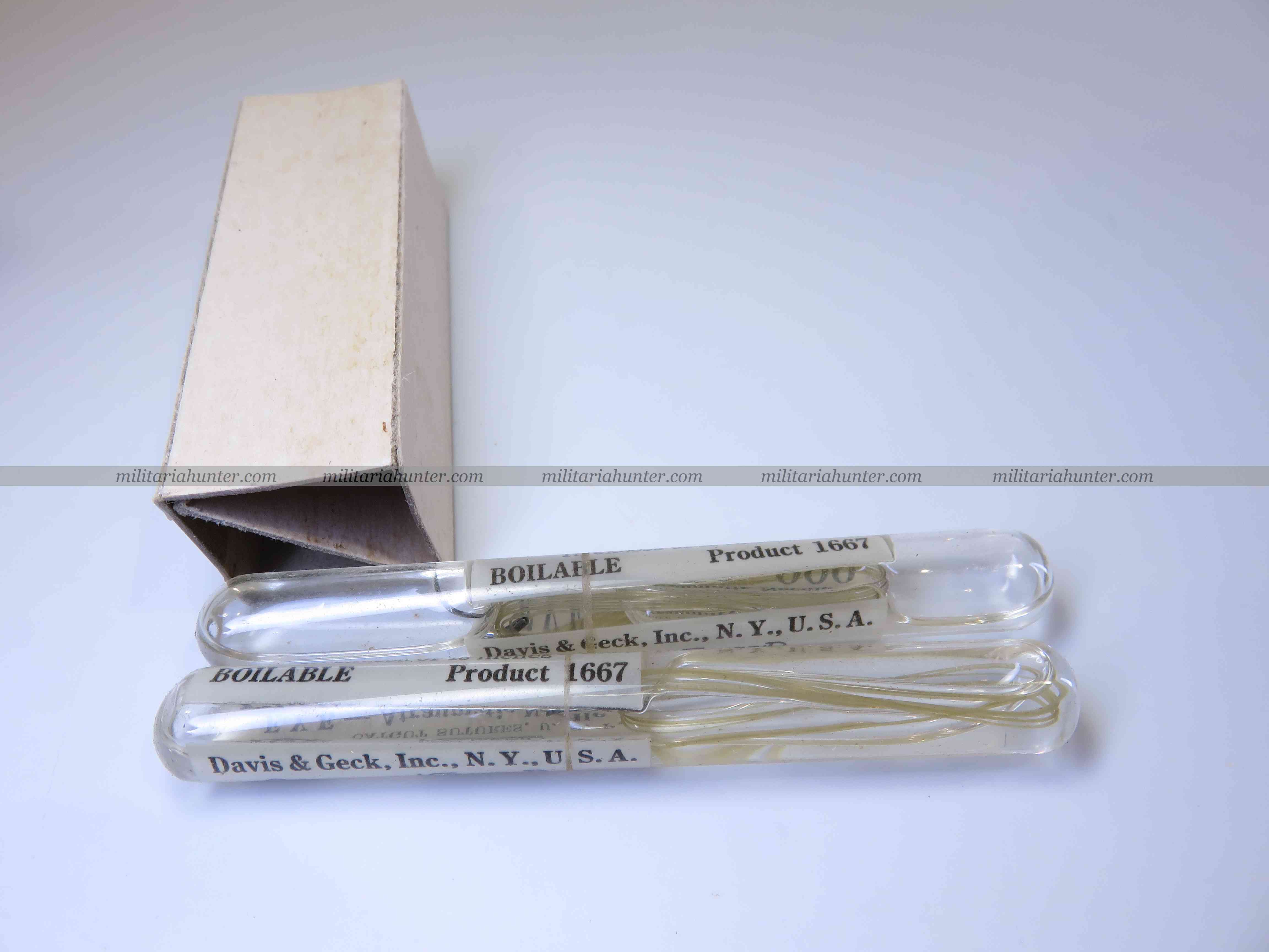 Militaria Hunter   Achat Vente Estimation Militaria ww1 ww2 US ww2 lot de 2 kits de suture dans ampoule en verre stérile