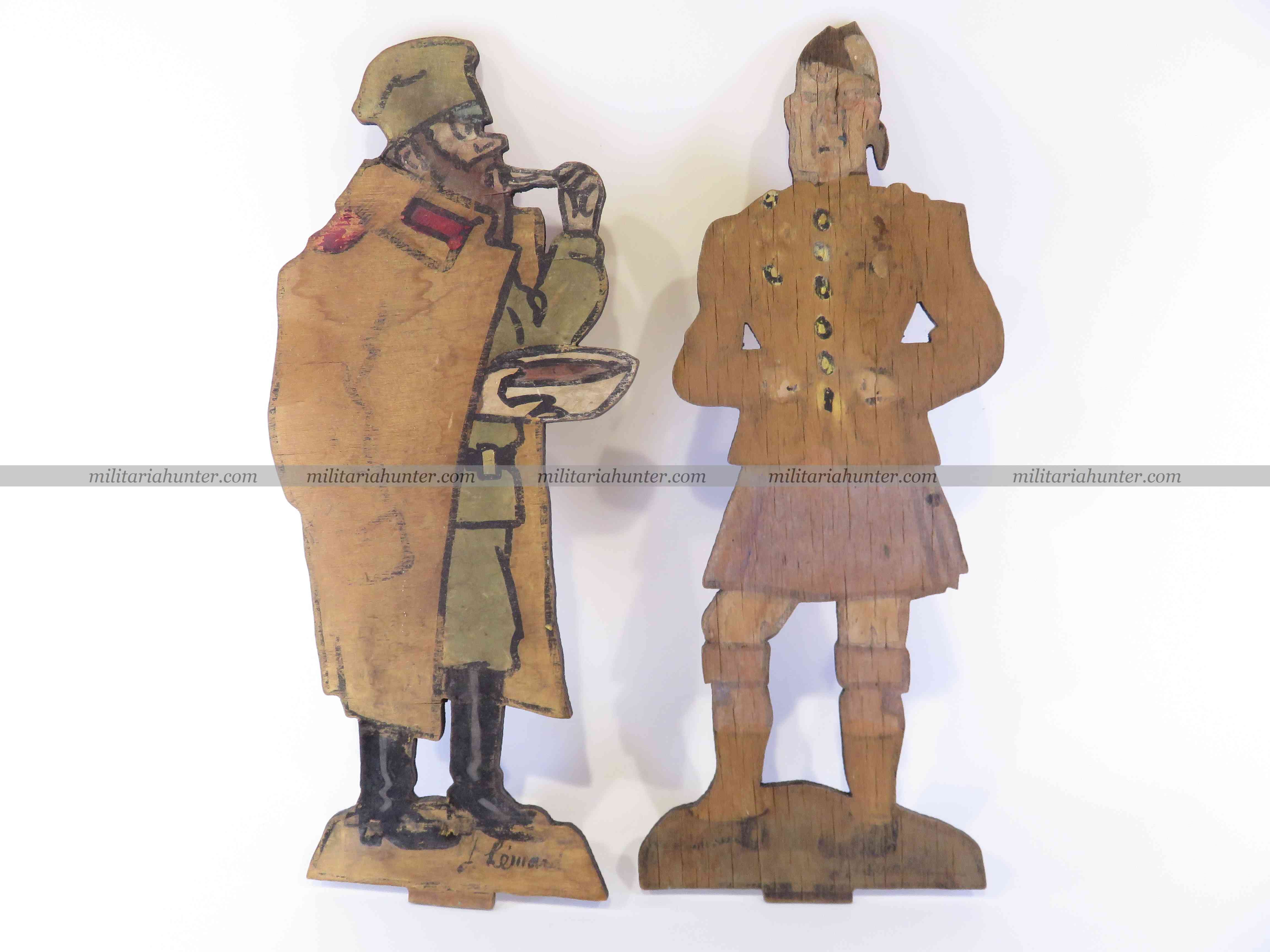 militaria : paire de figurines bois peint travail de prisonnier de guerre