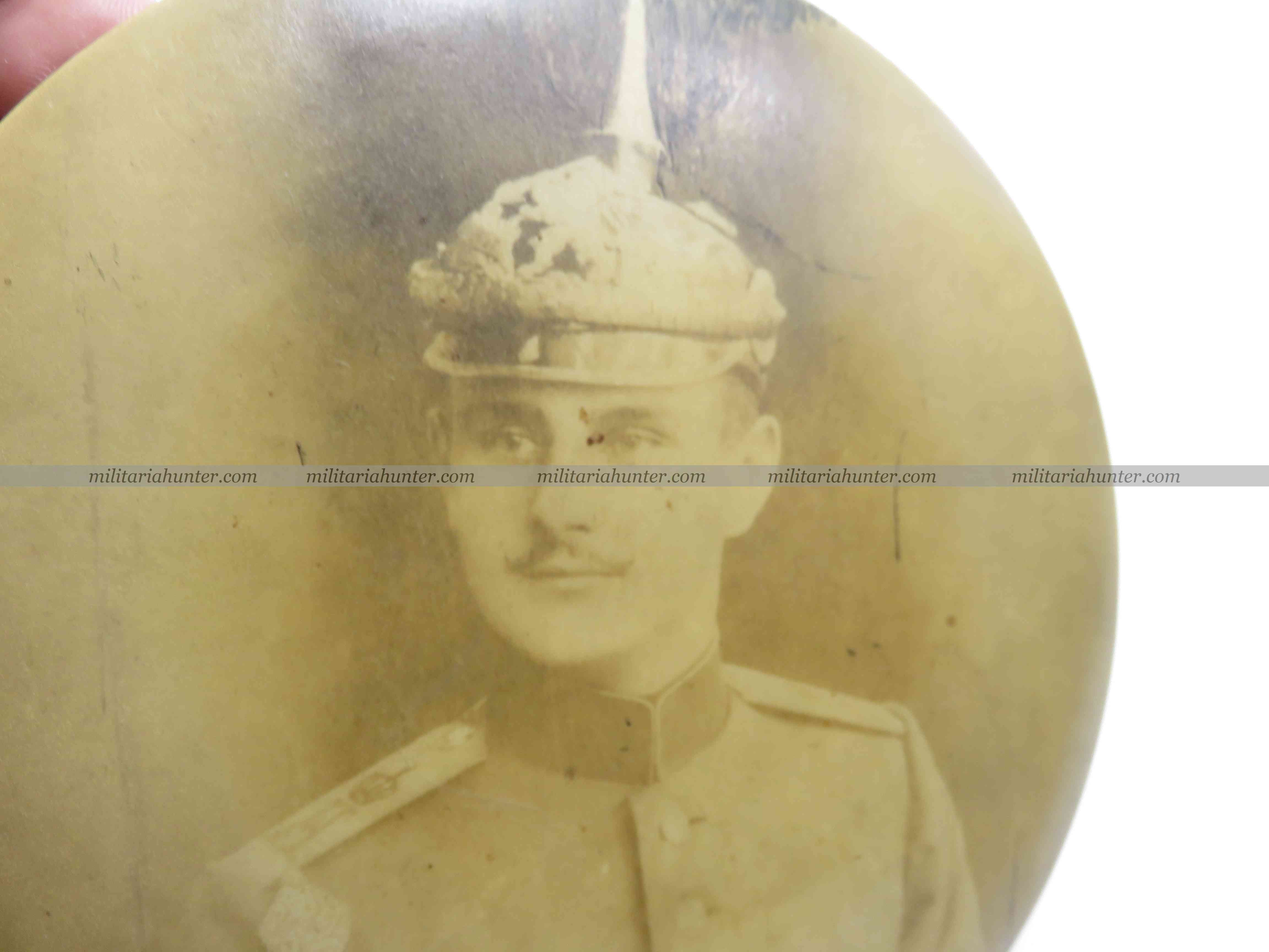 militaria : Médaillon photo imprimée sur métal d'un soldat du JR 117 hessois