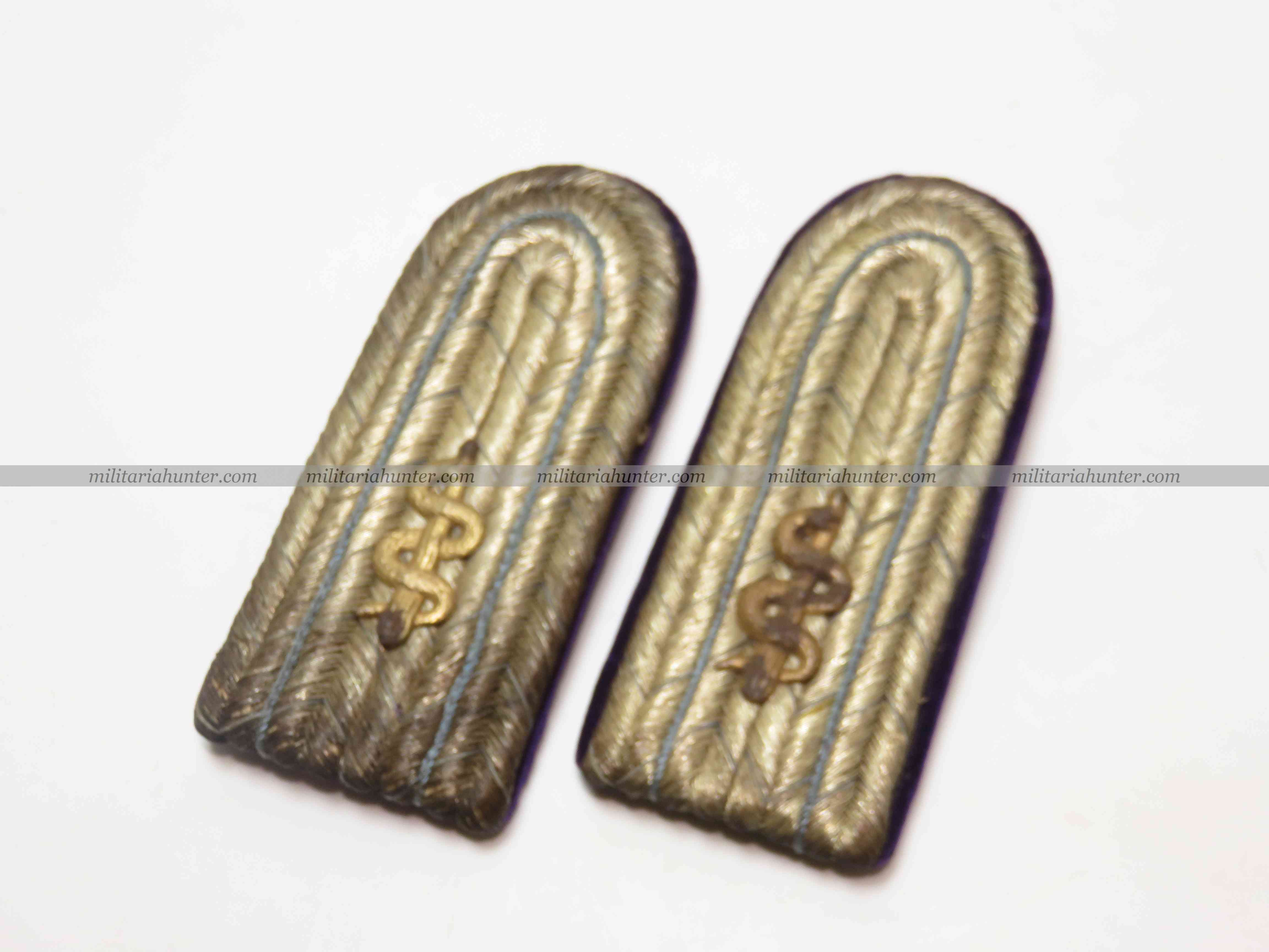 militaria : WW1 german medical officer shoulder boards - pattes d'officier médecin